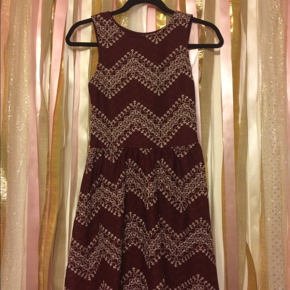 Burgandy Zig Zag Dress - Picture 3 of 7